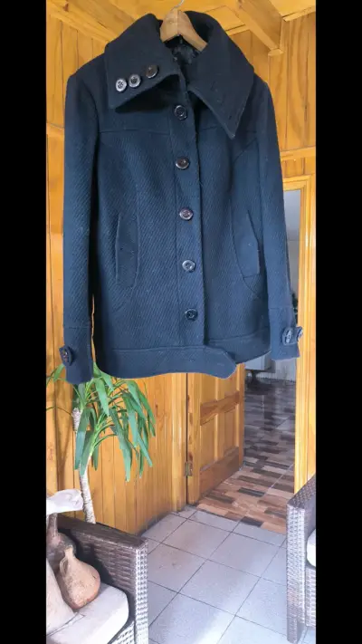Abrigo de lana negro para mujer - miniatura 1