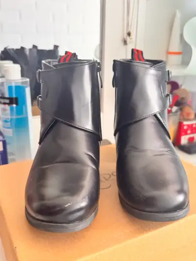 Botines de cuero negro con hebillas - miniatura 1