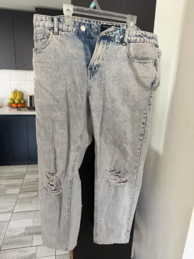 Jeans desgastados Denim Life con cadena - miniatura 1