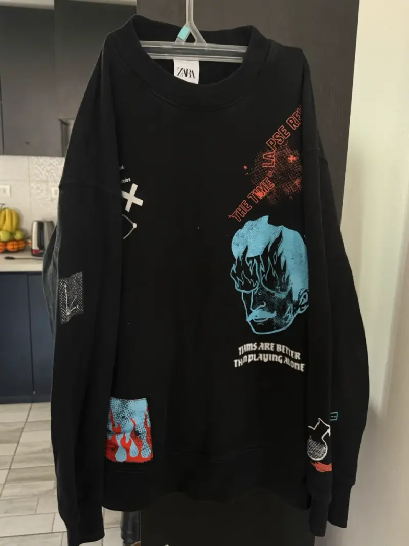 Polerón negro estampado Zara - 1