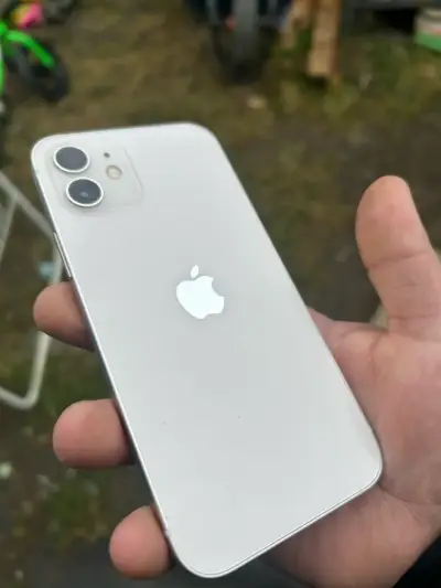 iPhone 12 128gb Blanco en Buen Estado - miniatura 1