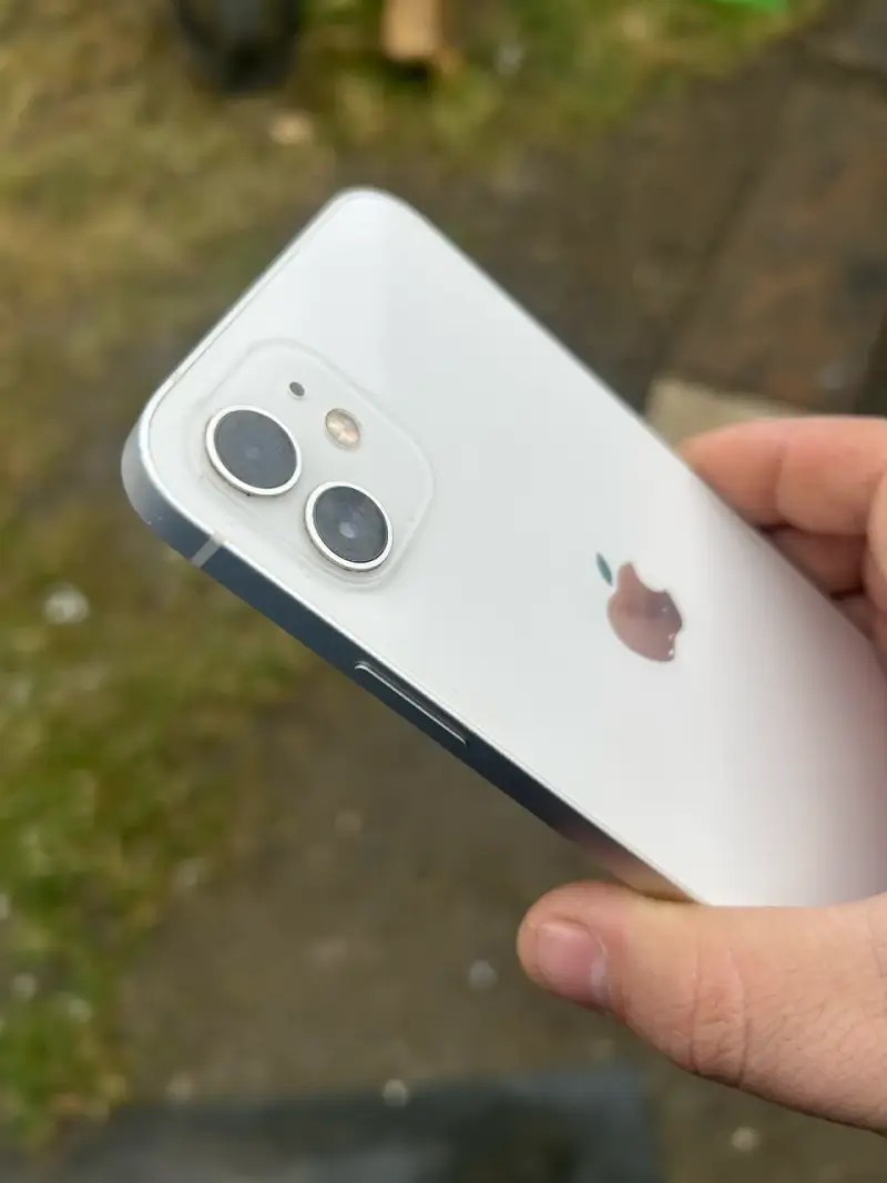 iPhone 12 128gb Blanco en Buen Estado - 3