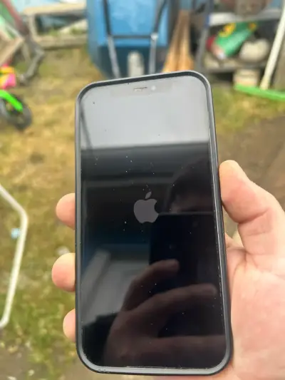 iPhone 12 128gb Blanco en Buen Estado - miniatura 5