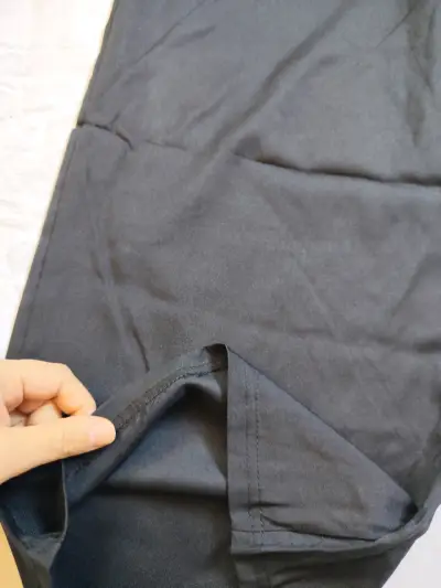 Pantalones negros con cinturón elástico para mujer - miniatura 2