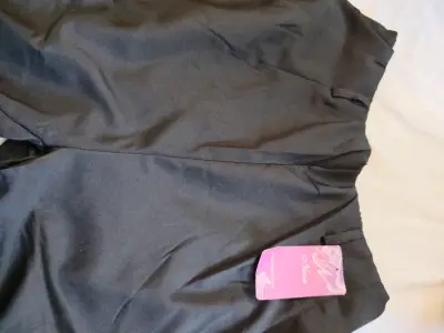 Pantalones negros con cinturón elástico para mujer - miniatura 3