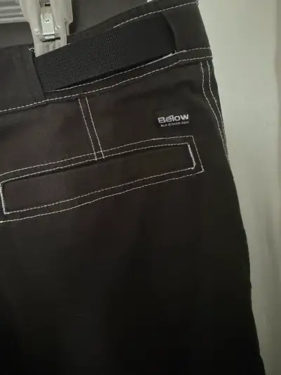 Pantalones negros Below con costuras visible - miniatura 3