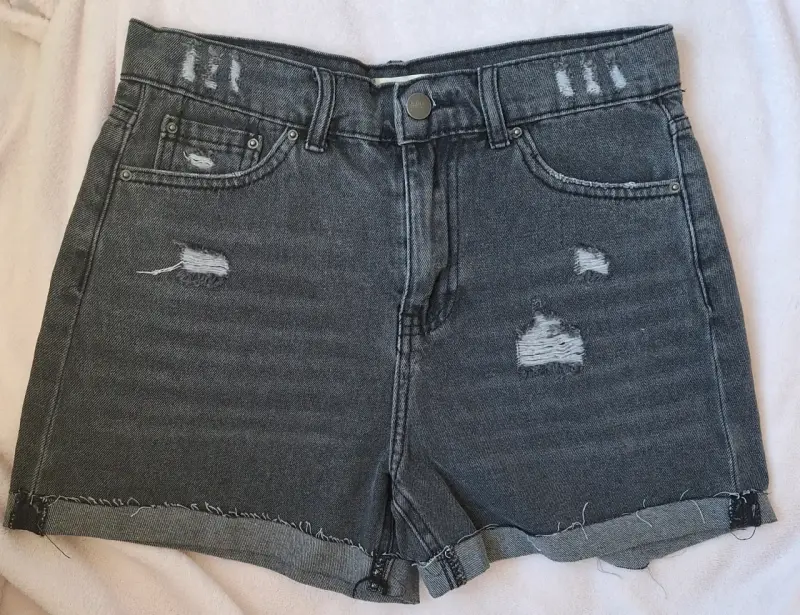 Shorts de mezclilla gris para mujer - 1