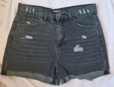 Shorts de mezclilla gris para mujer - miniatura 1