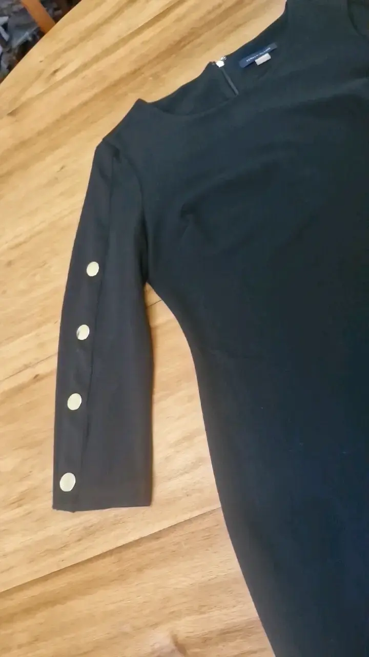 Vestido negro Tommy Hilfiger con botones dorados - 3