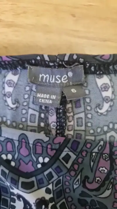 Vestido estampado bohemio en tonos morados - miniatura 3