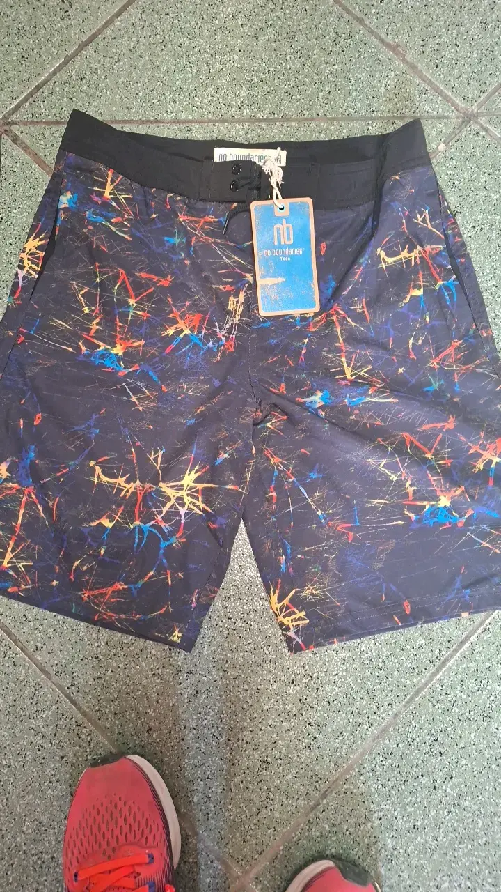 Shorts de baño T 16 estampado No Boundaries - 1