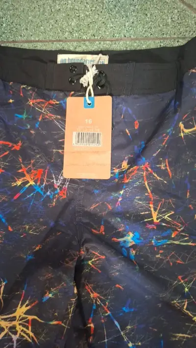 Shorts de baño T 16 estampado No Boundaries - miniatura 2