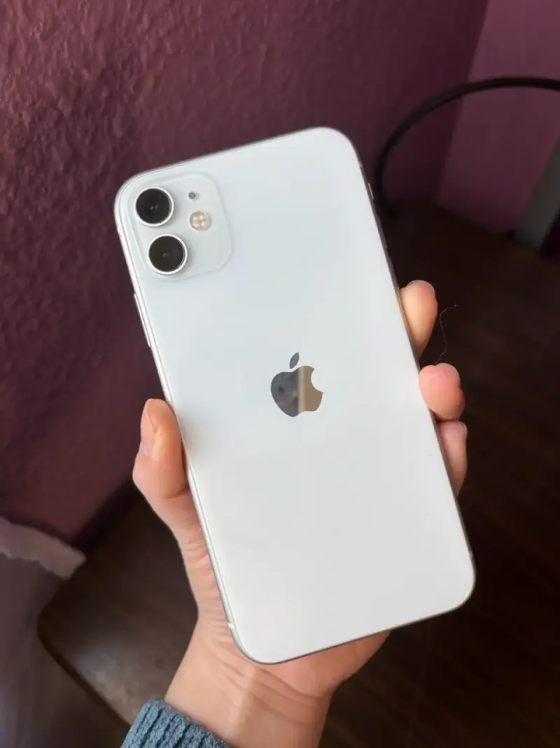 iPhone 11 64GB Blanco - 2