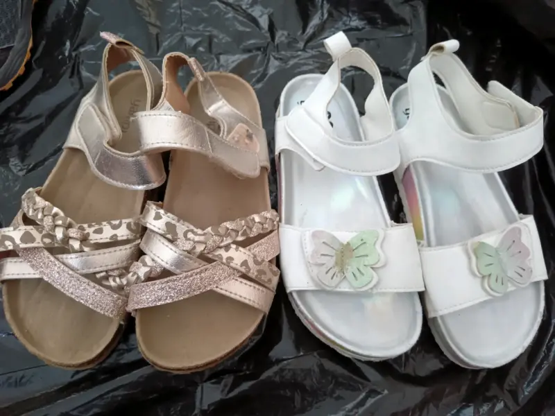 Lote de zapatos y sandalias para niña número 33 - 2