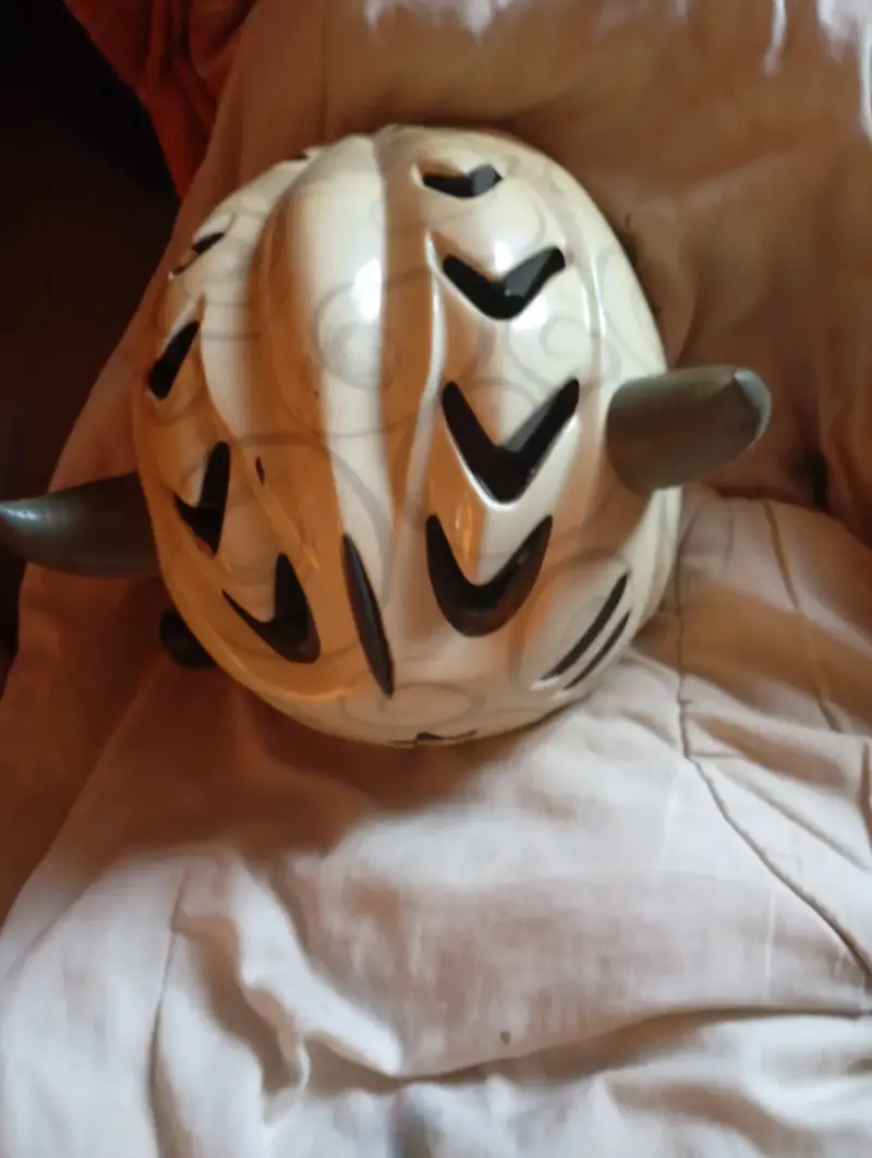 Casco de bicicleta infantil con cuernos - 1