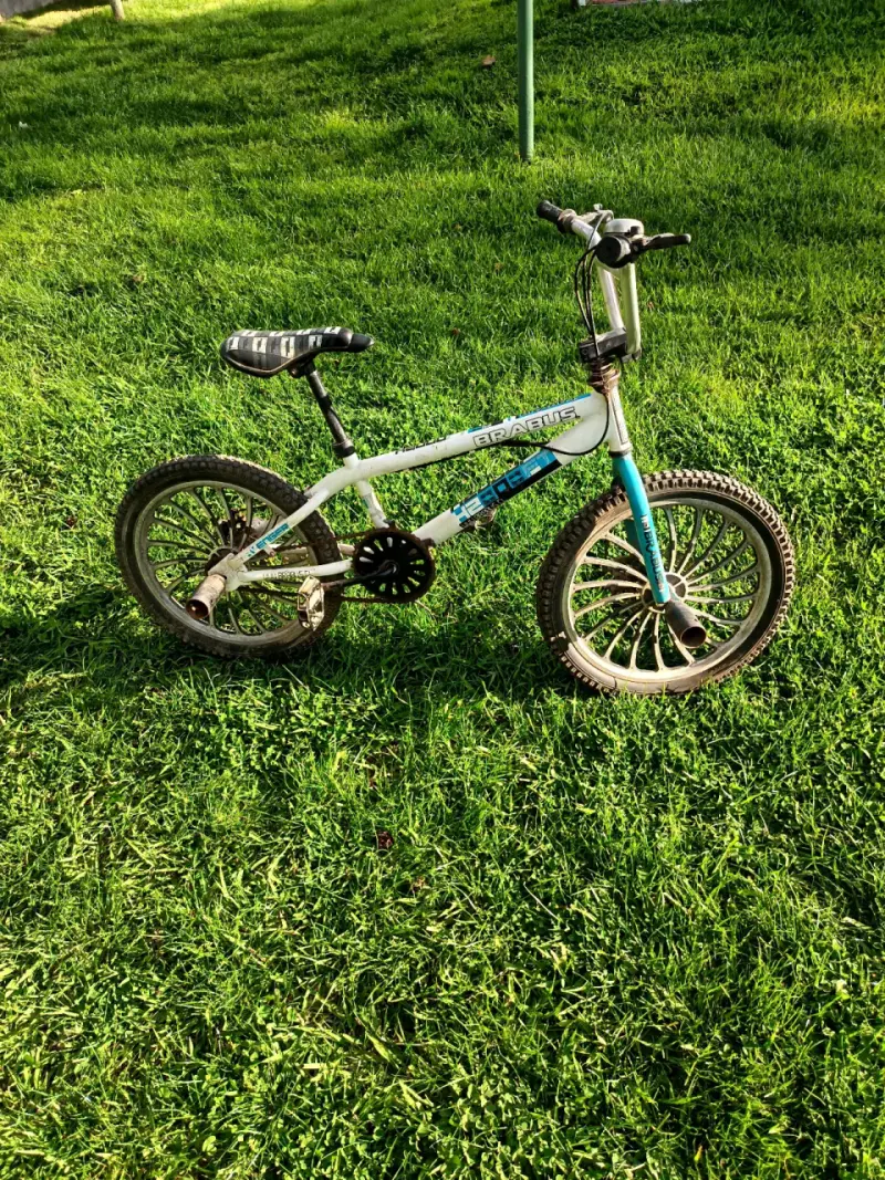 Bicicleta Brabus BMX blanca y azul - 1
