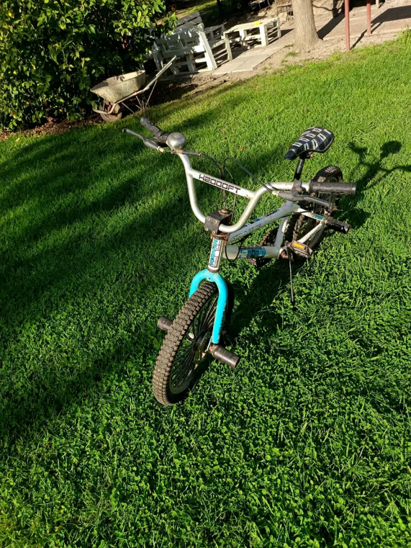Bicicleta Brabus BMX blanca y azul - 2