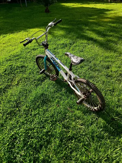 Bicicleta Brabus BMX blanca y azul - miniatura 5