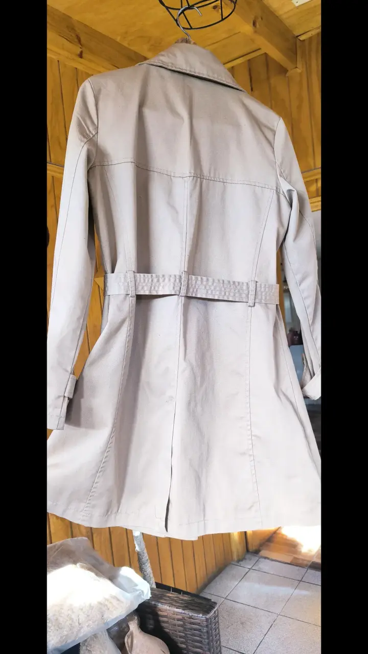 Abrigo trench beige para mujer - 2