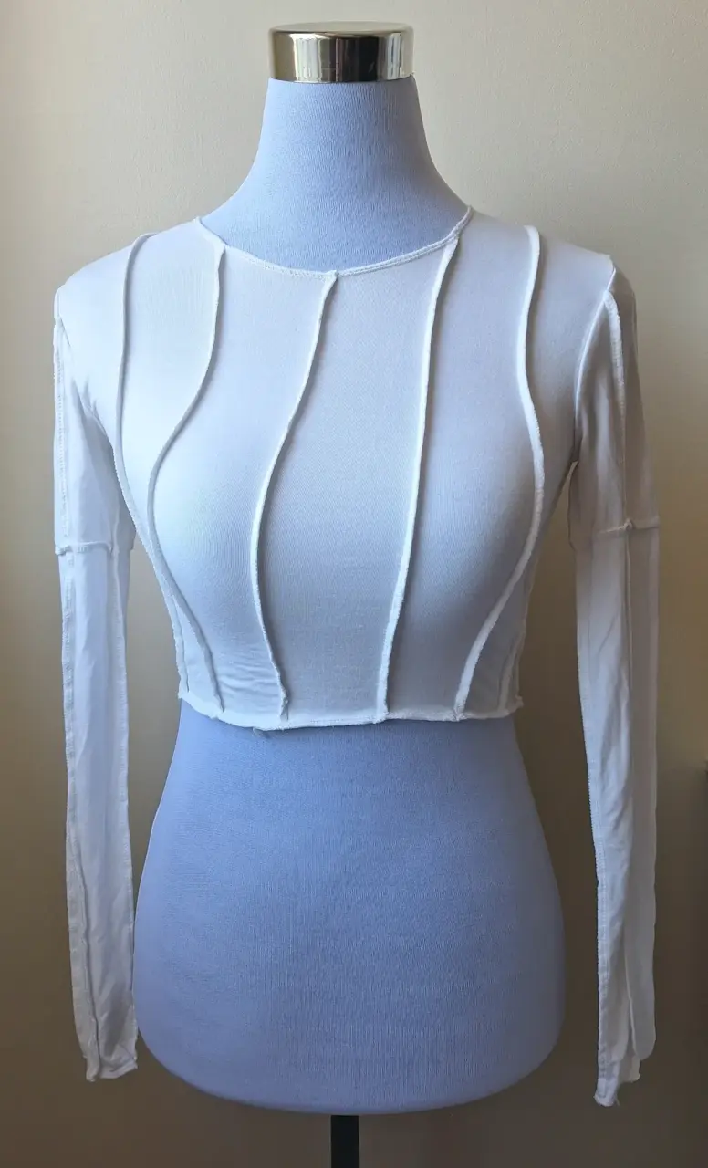 Crop top blanco de manga larga