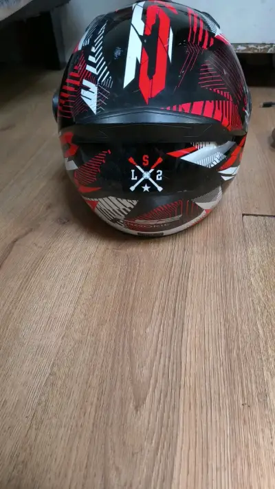 Casco de moto LS2 integral con diseño gráfico - miniatura 3