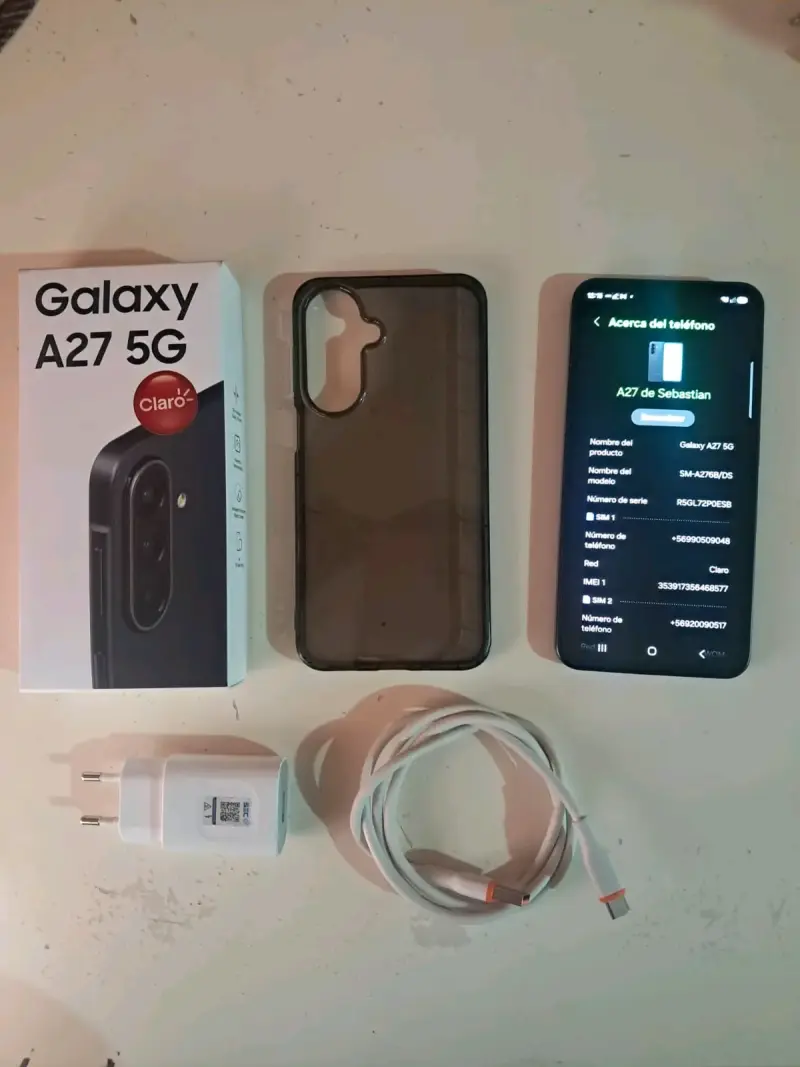 Samsung Galaxy A27 5G con accesorios
