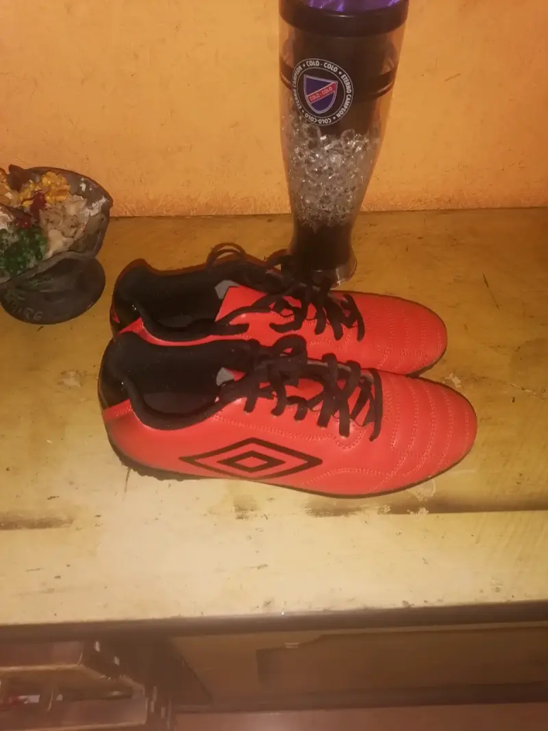Zapatillas de fútbol Umbro rojas para hombre - 2