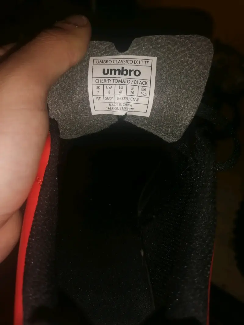 Zapatillas de fútbol Umbro rojas para hombre - 4
