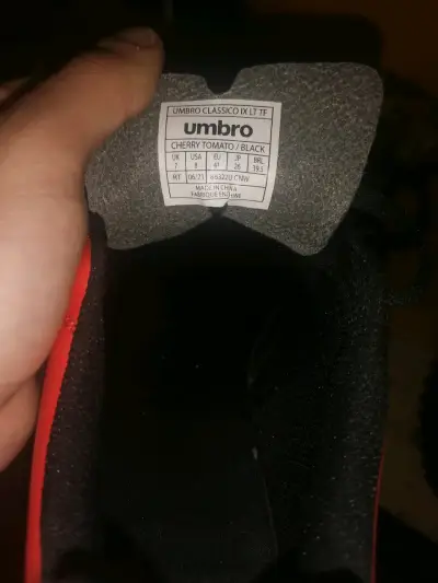 Zapatillas de fútbol Umbro rojas para hombre - miniatura 7