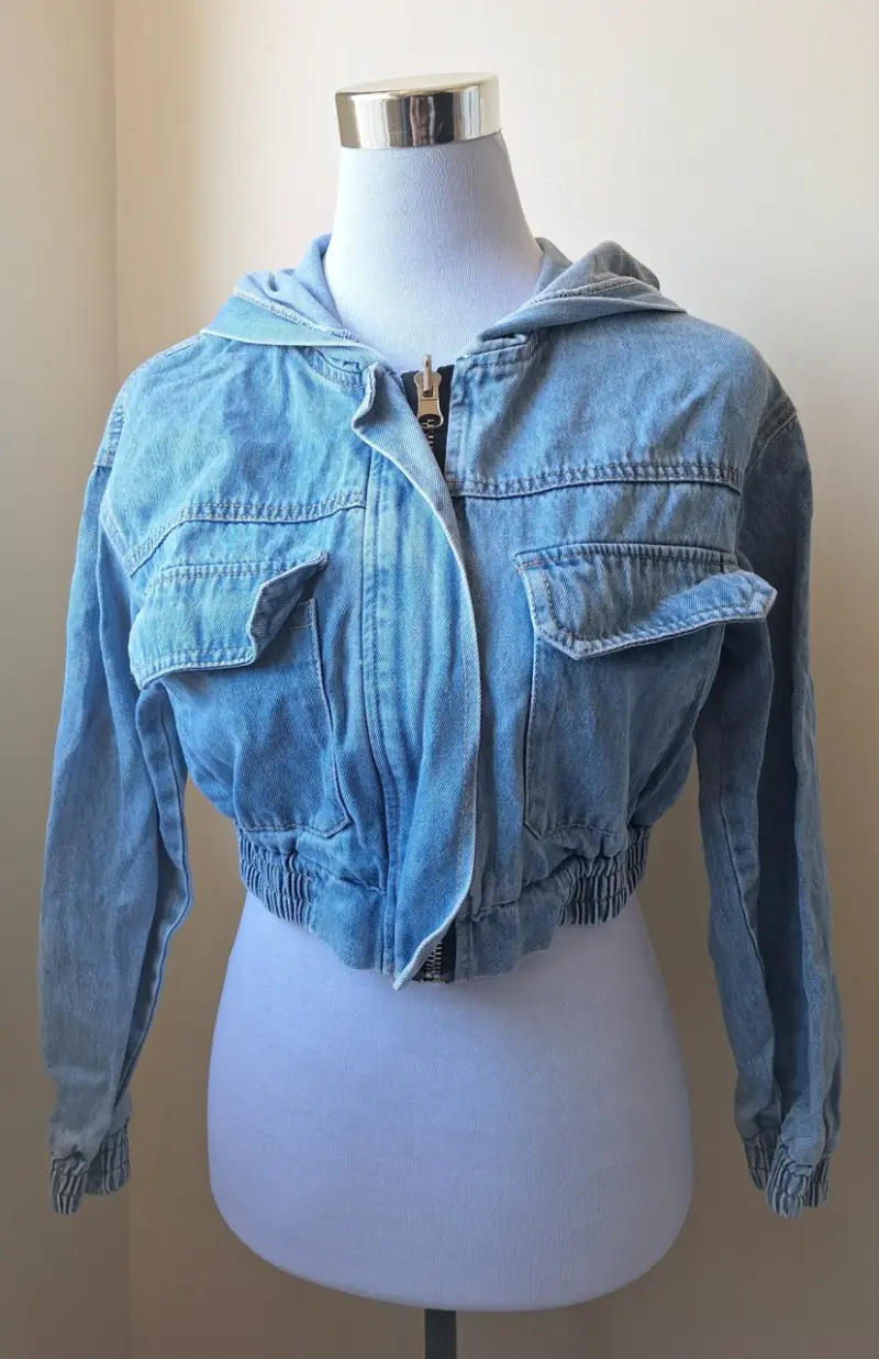 Chaqueta de mezclilla con capucha para mujer