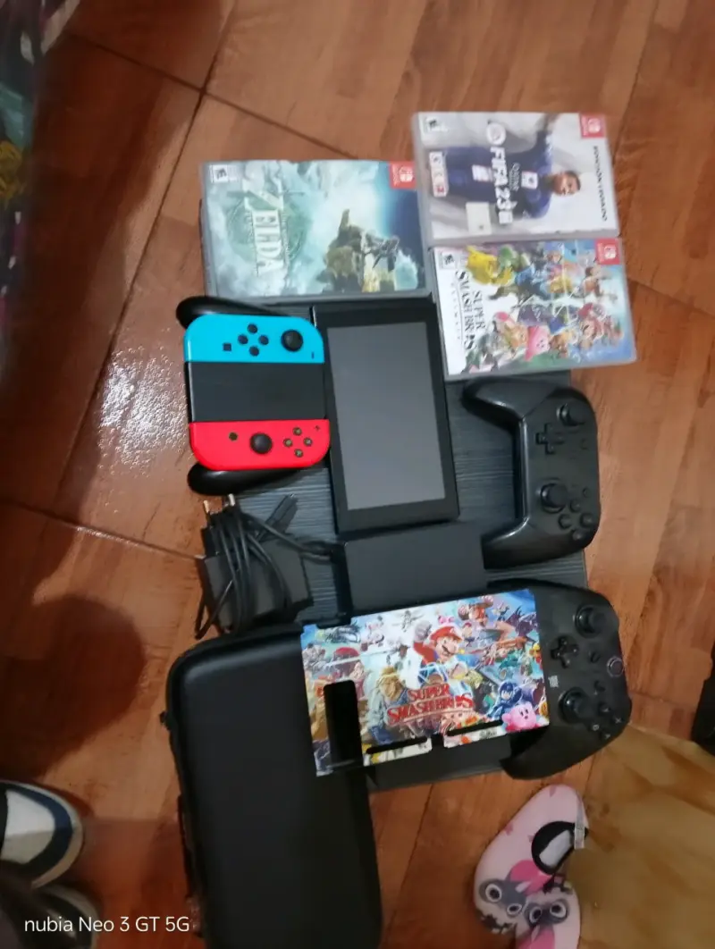 Consola Nintendo Switch con juegos y accesorios - 3