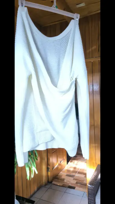 Suéter blanco de punto para mujer - miniatura 1