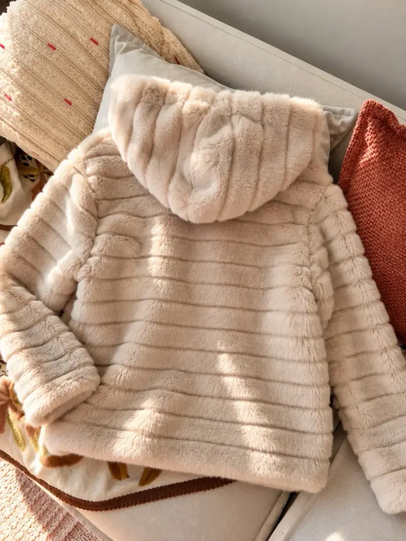 Peludo blanco invierno con capucha para mujer - 2