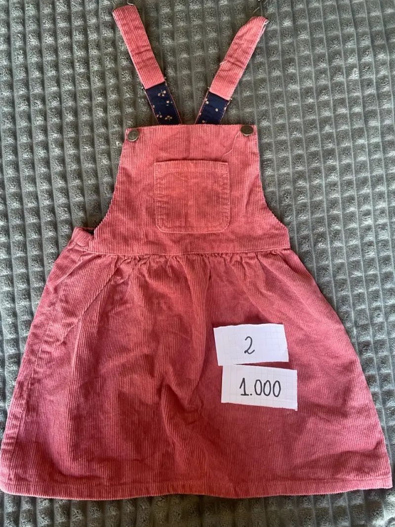 Jardinera de pana rosada para niña