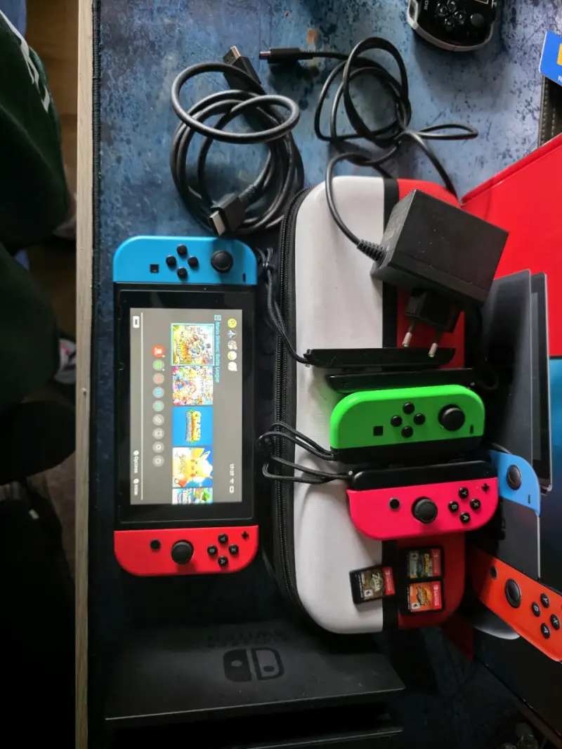 Consola Nintendo Switch con accesorios y juegos - 3