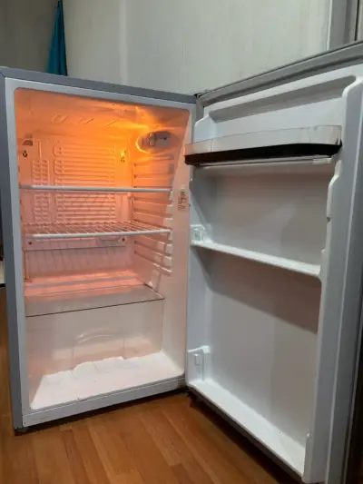 Refrigerador compacto FDV en buen estado - miniatura 1