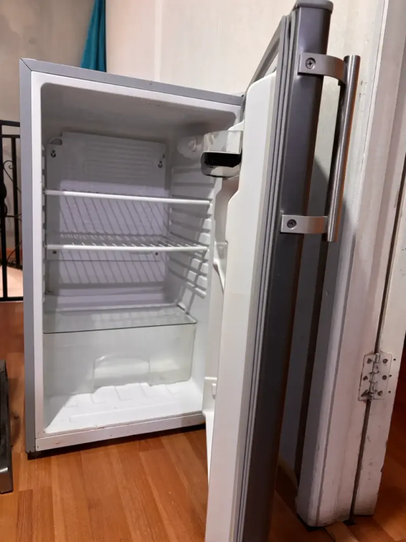 Refrigerador compacto FDV en buen estado - 3