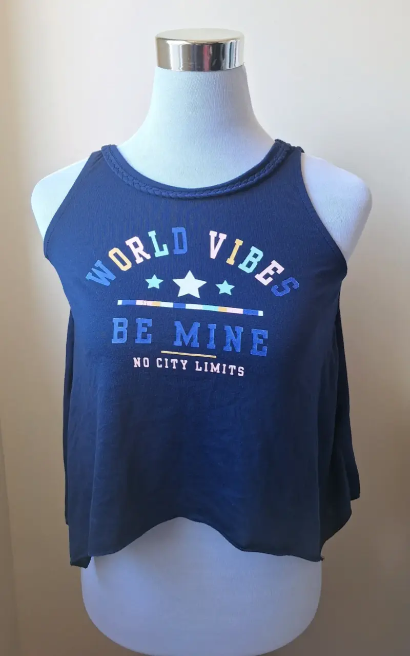 Polera sin mangas azul con estampado mujer