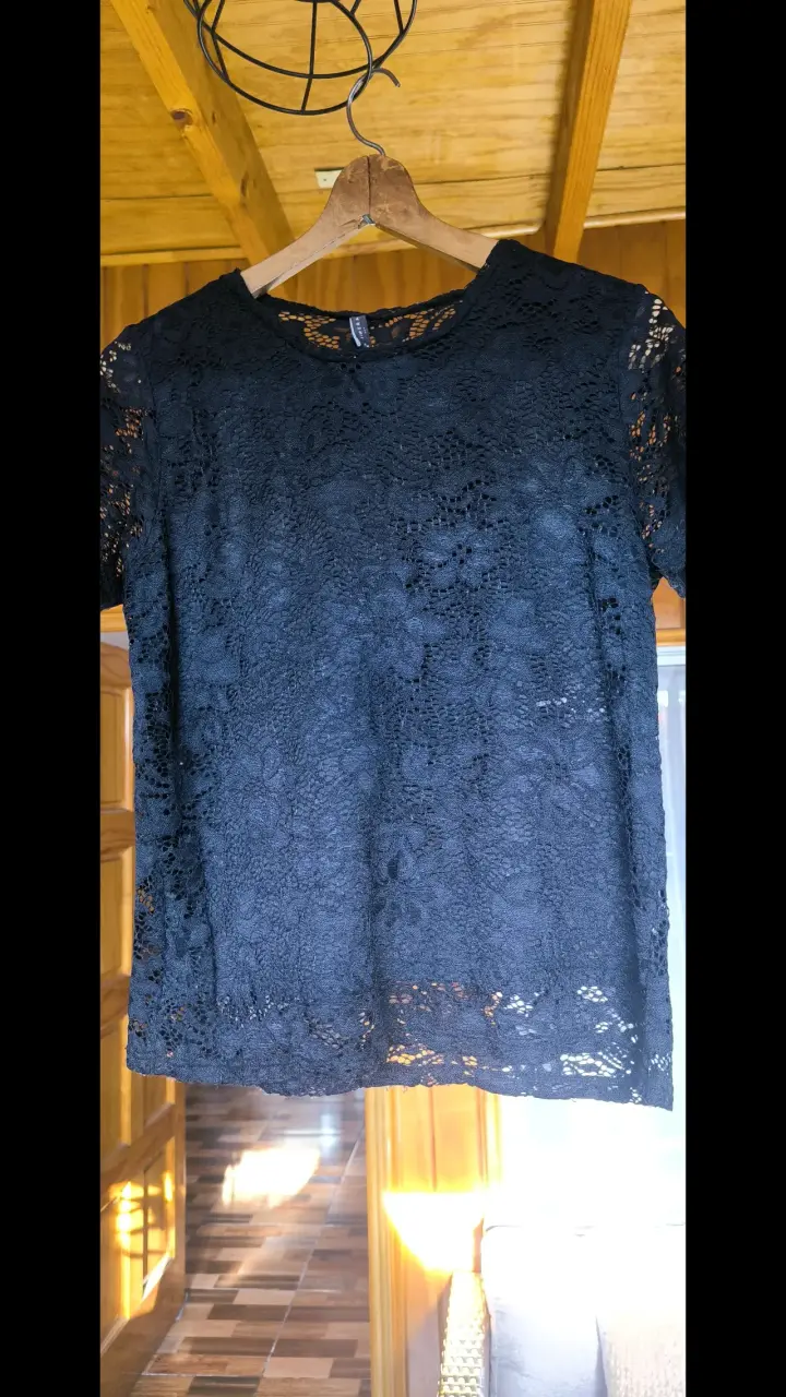3 Blusa de encaje negra Kimera talla M - 1