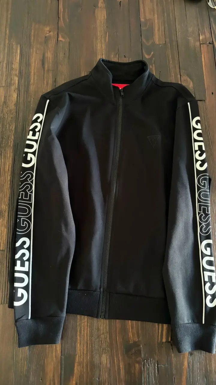 Chaqueta deportiva Guess negra y burdeos - 1