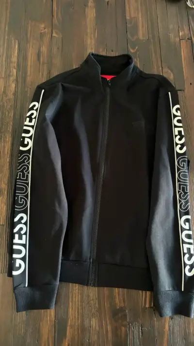 Chaqueta deportiva Guess negra y burdeos - miniatura 1