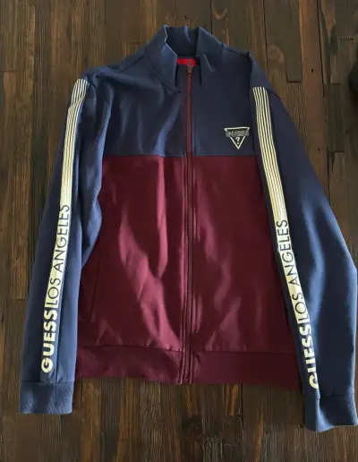 Chaqueta deportiva Guess negra y burdeos - miniatura 2