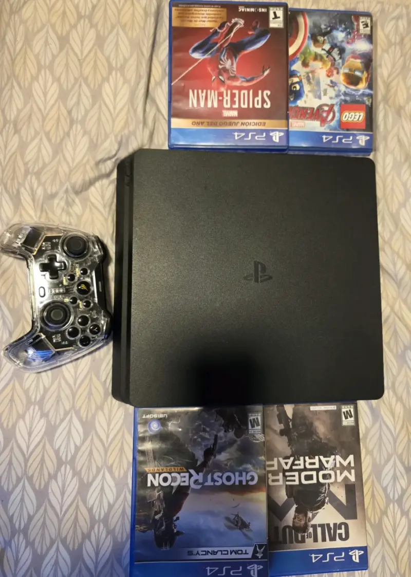Consola PlayStation 4 con Juegos y Control - 1
