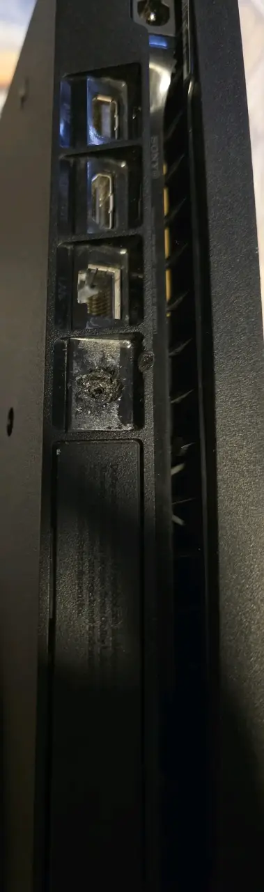 Consola PlayStation 4 con Juegos y Control - miniatura 2