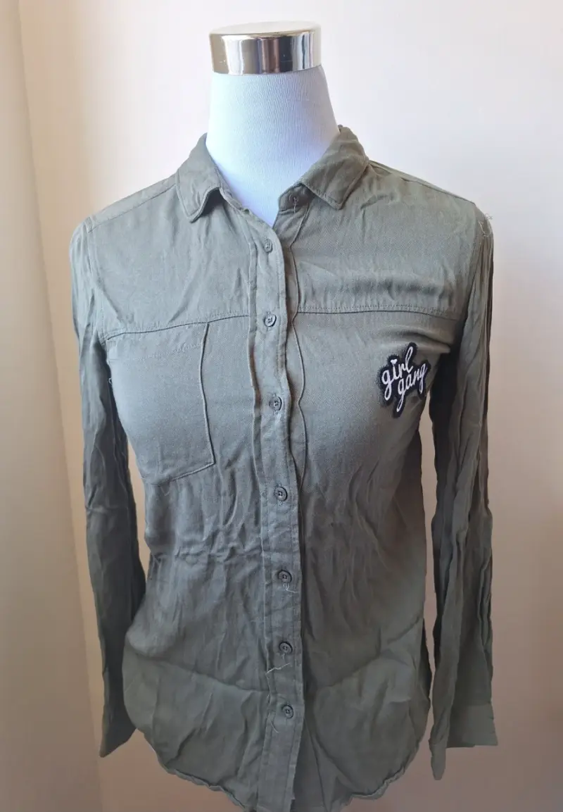 Camisa verde con bordado mujer