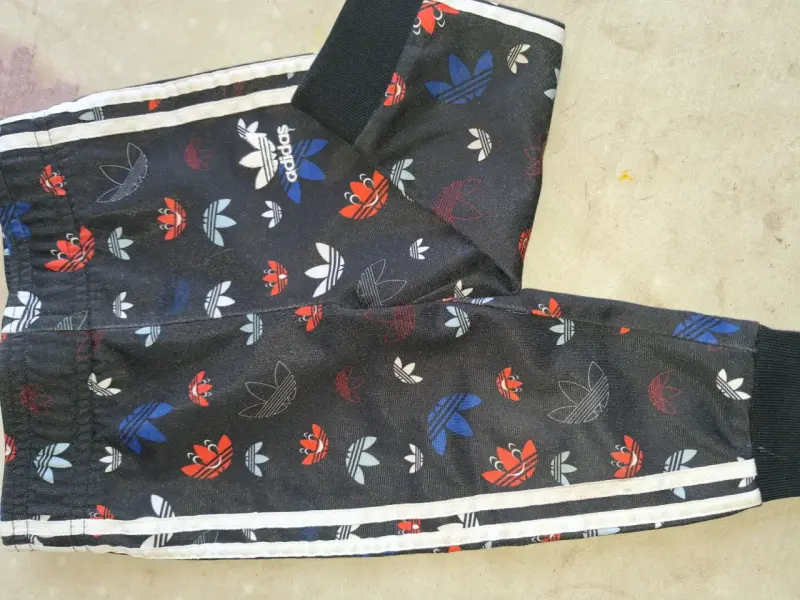 Conjunto deportivo infantil Adidas estampado - 4