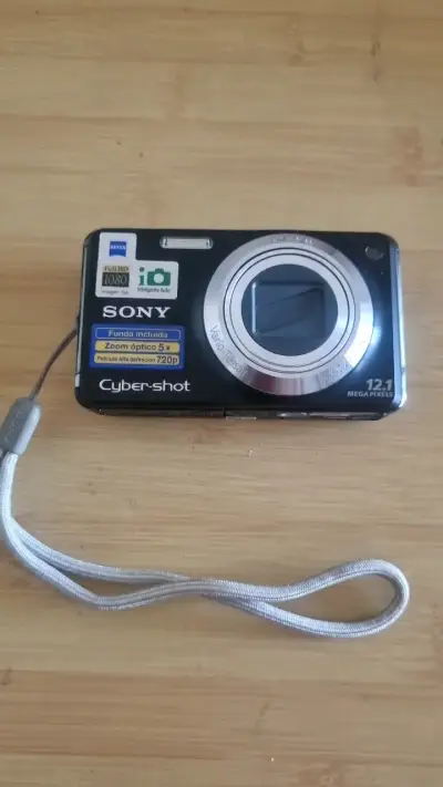 Cámara Sony Cyber-shot 12.1MP con accesorios - miniatura 1
