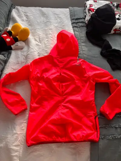 Cortaviento Deportivo Rojo Decathlon - miniatura 3