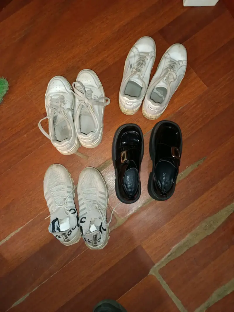 Lote de Zapatillas Variadas para mujer - 1