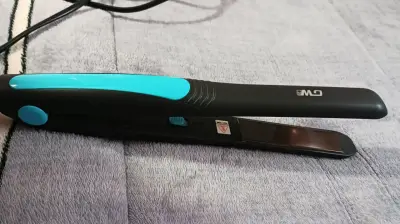 Plancha de Pelo Eléctrica GMV Negra y Azul - miniatura 2